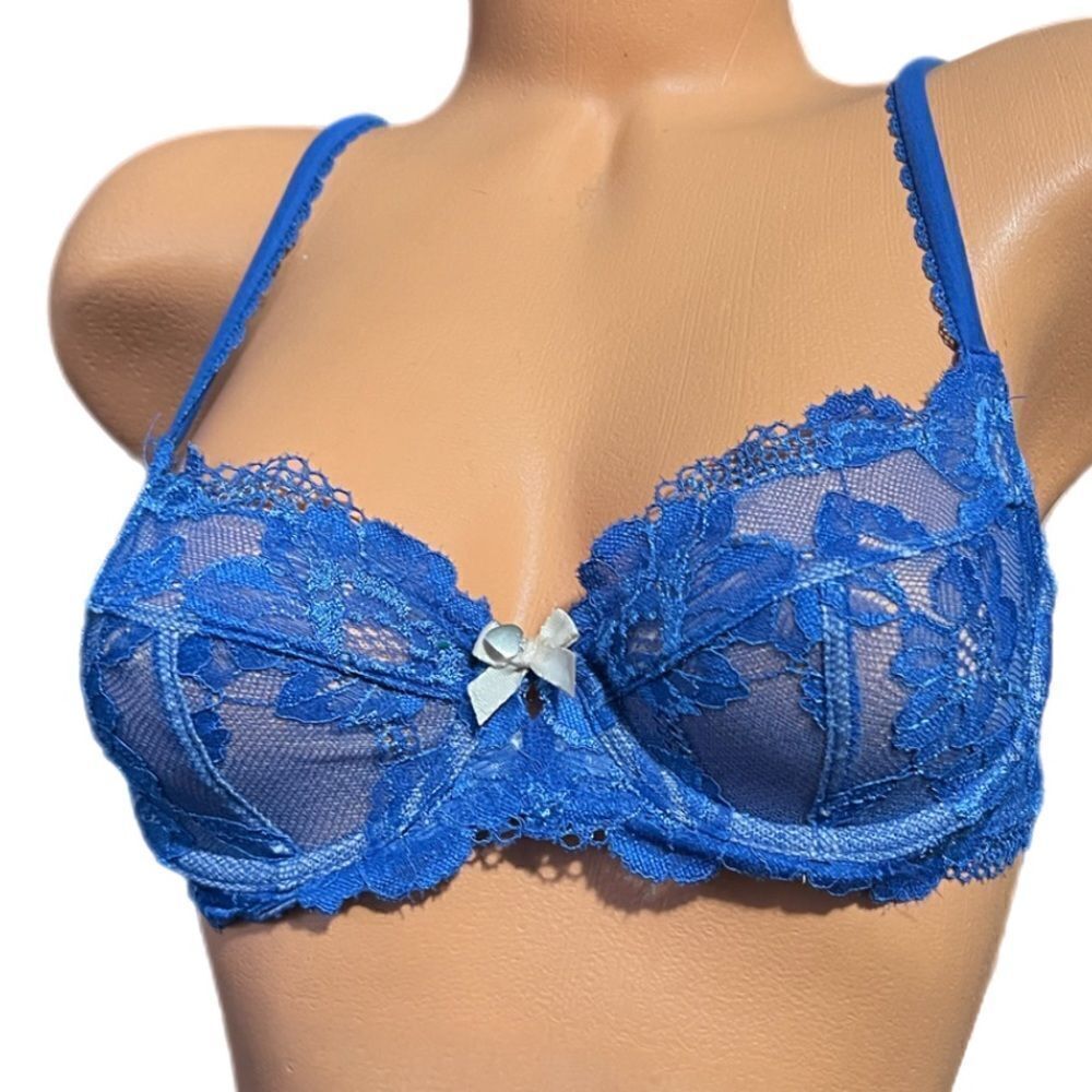 Victoria’s Secret Body by Victorias floral lace Unlined Demi bra blue 32A